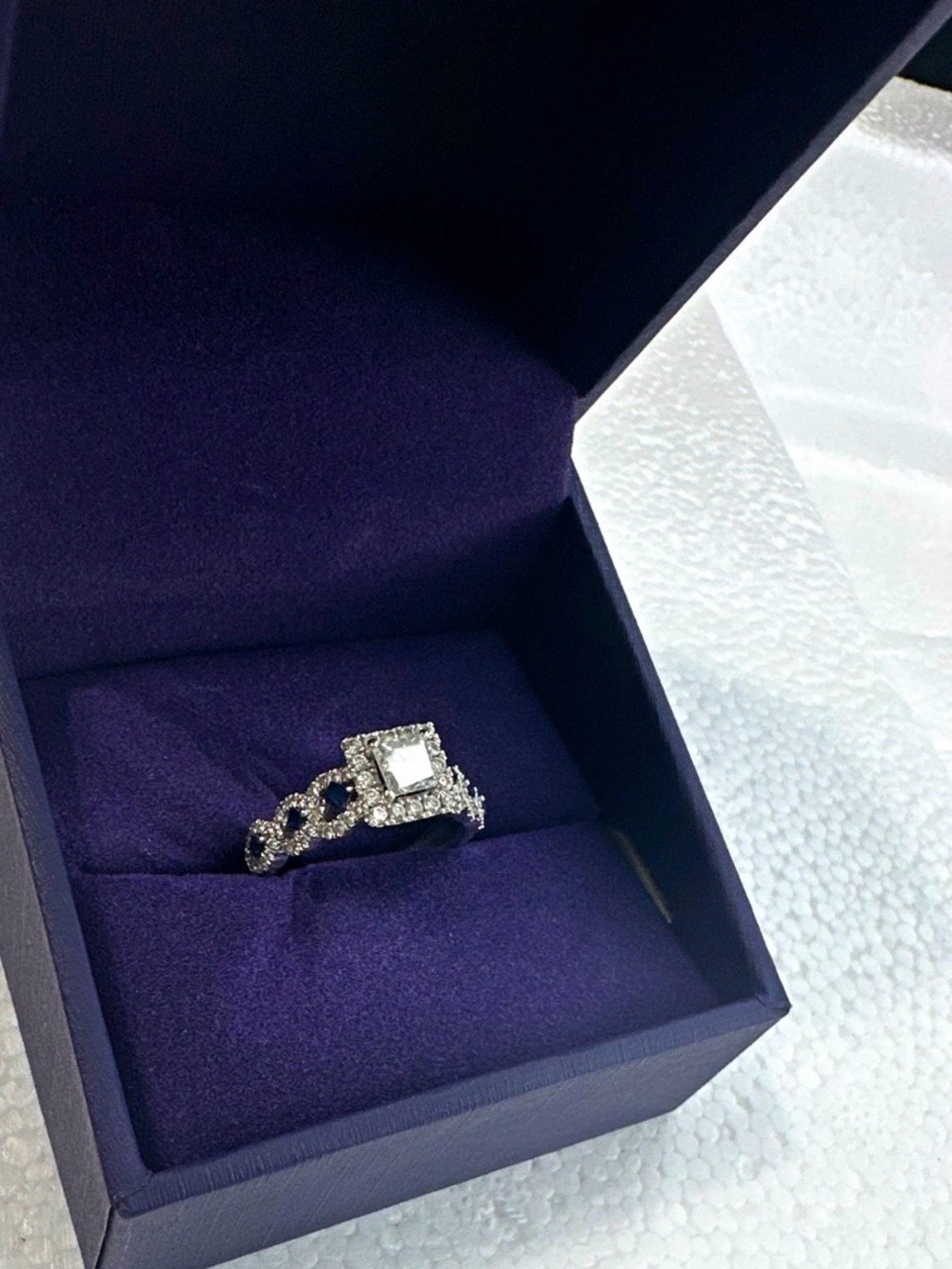 Vera Wang Love 14K White Gold Princess Diamond 1/2 Halo Sapphire Ring Size 6.5